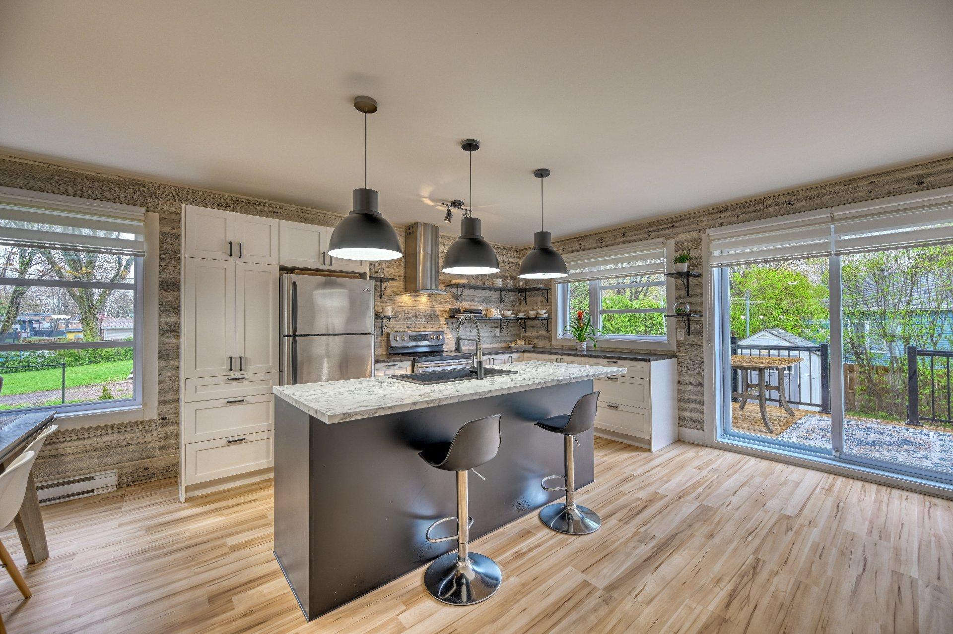 









52Z

 - 52AZ


31e Avenue

,
Sainte-Marthe-sur-le-Lac,




QC
J0N1P0

