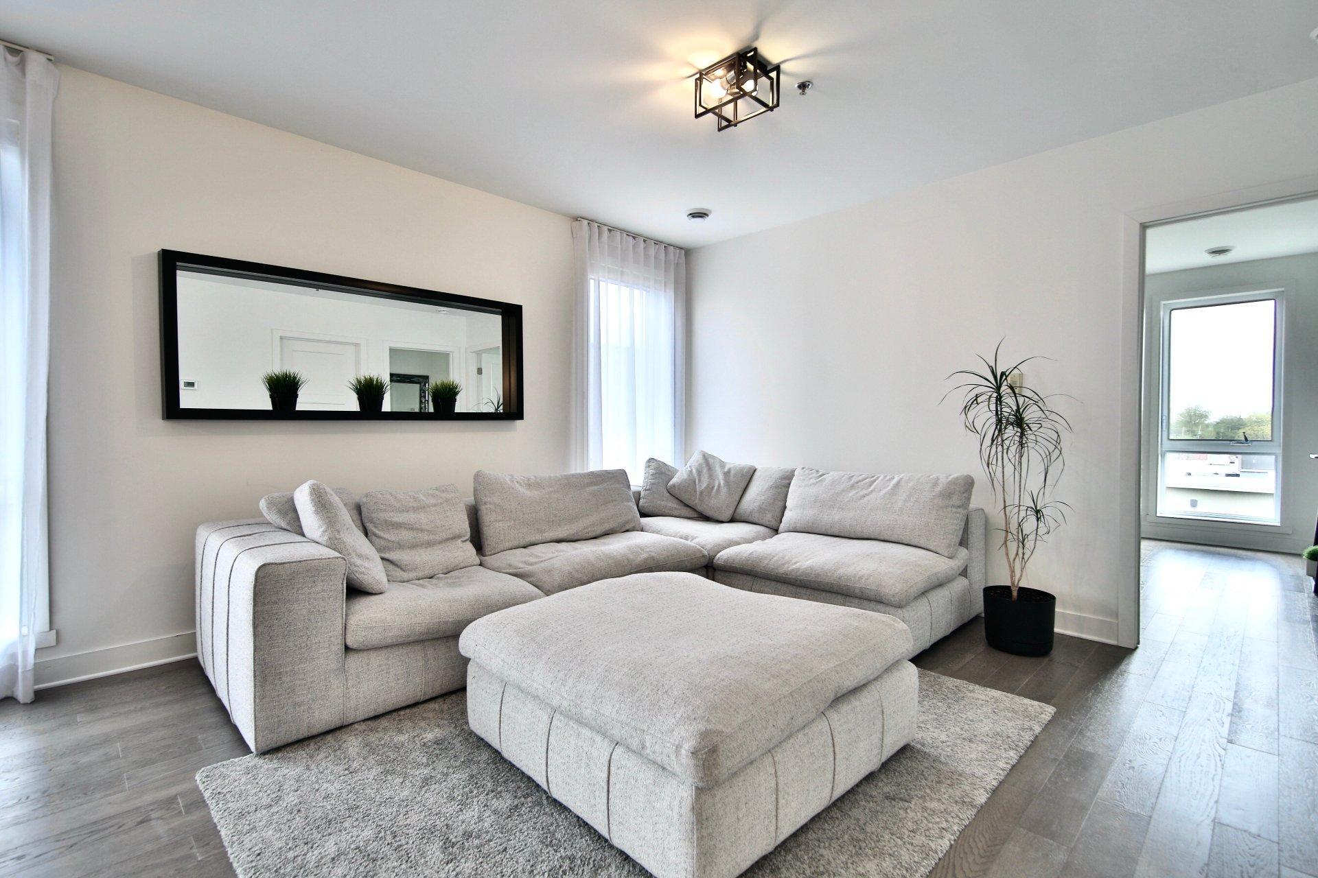 









855


Ch. Tiffin

, 401,
Longueuil (Le Vieux-Longueuil),




QC
J4P3G6

