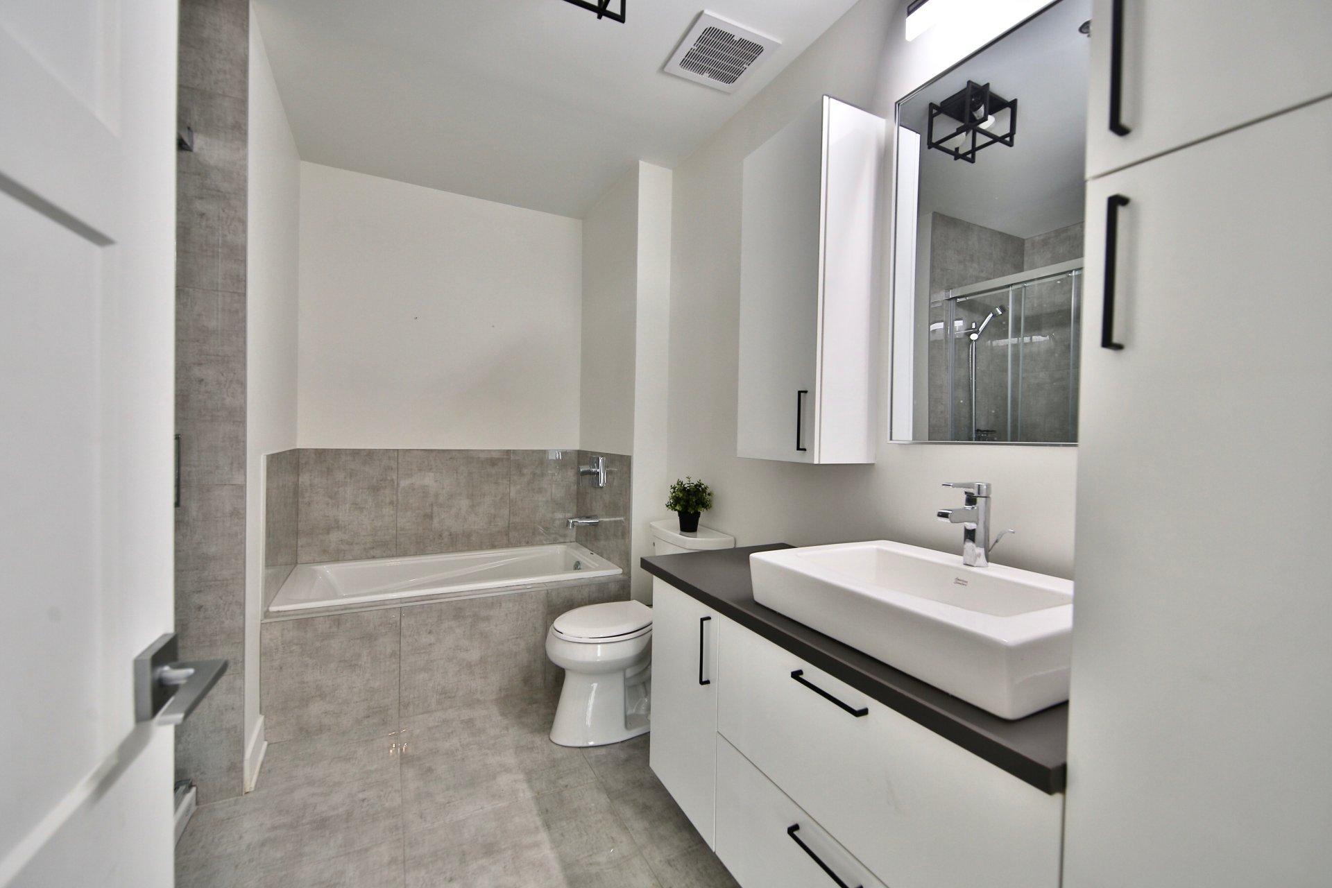 









855


Ch. Tiffin

, 401,
Longueuil (Le Vieux-Longueuil),




QC
J4P3G6


