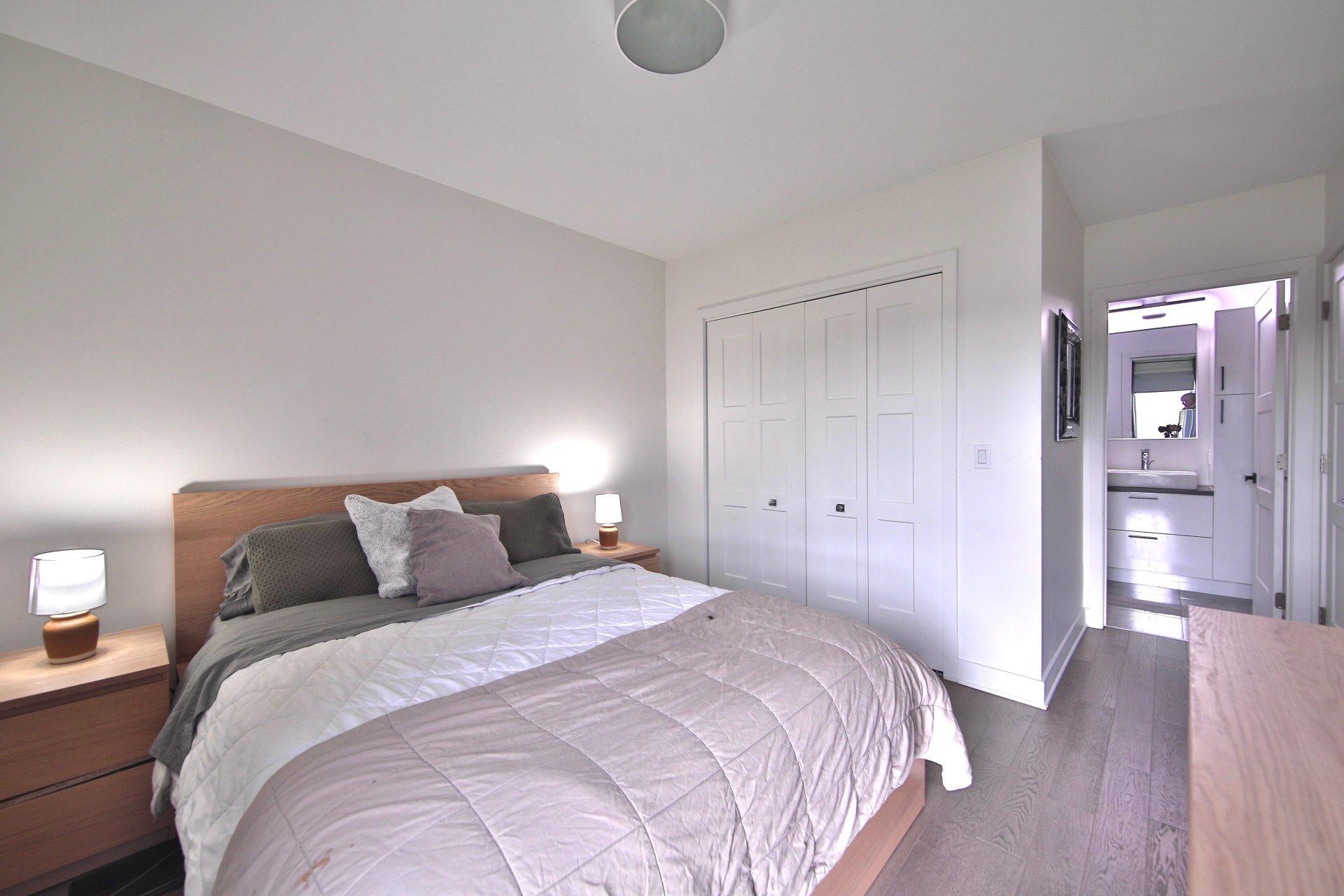 









855


Ch. Tiffin

, 401,
Longueuil (Le Vieux-Longueuil),




QC
J4P3G6

