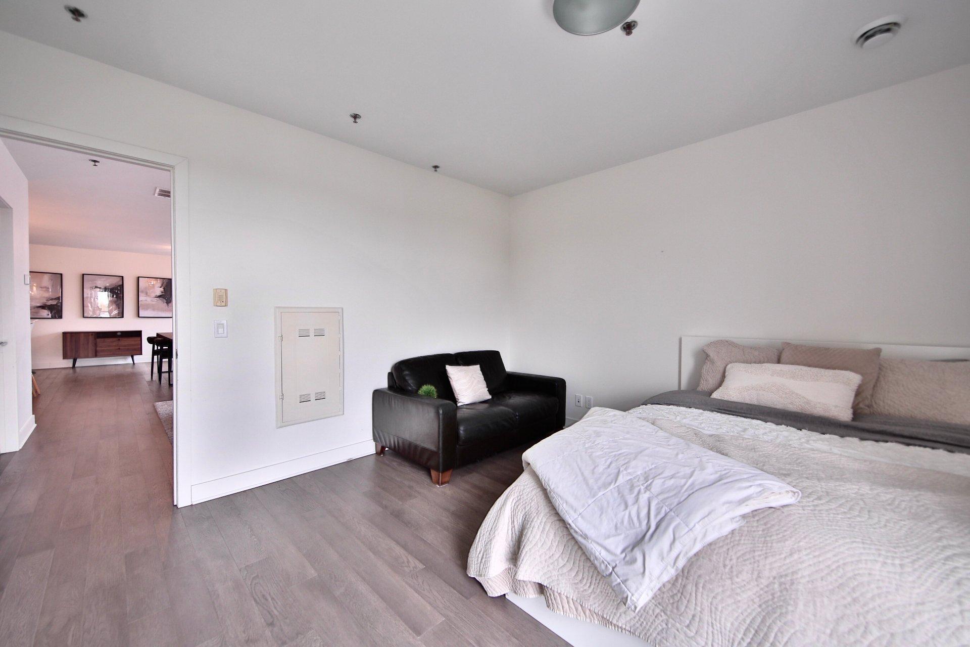 









855


Ch. Tiffin

, 401,
Longueuil (Le Vieux-Longueuil),




QC
J4P3G6

