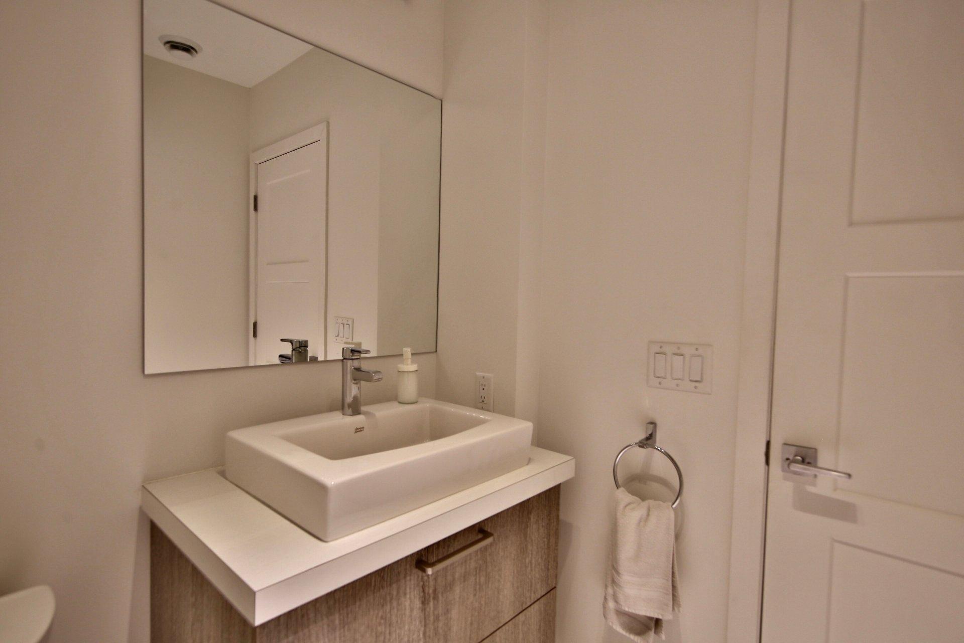 









855


Ch. Tiffin

, 401,
Longueuil (Le Vieux-Longueuil),




QC
J4P3G6

