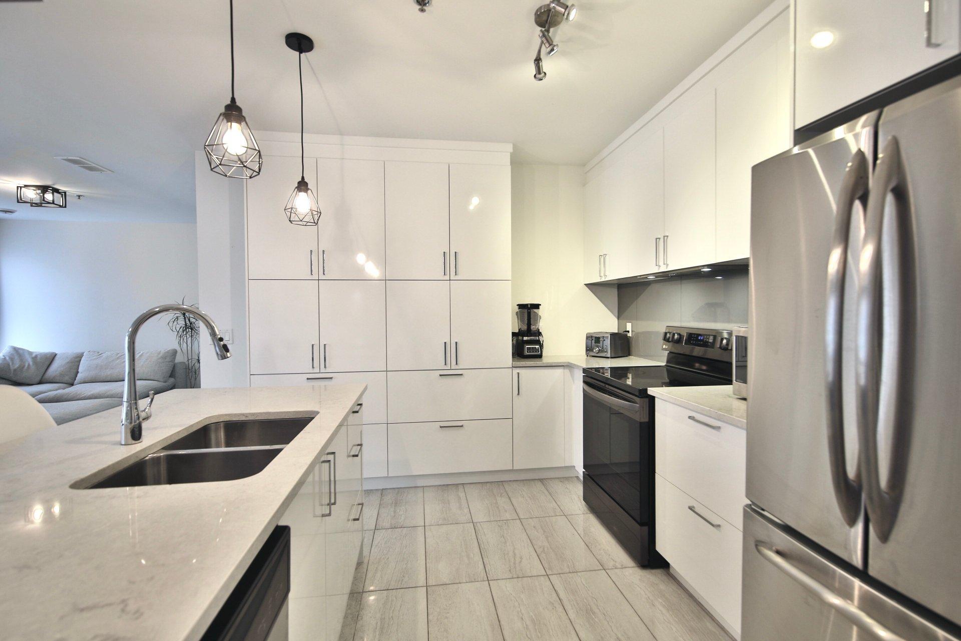 









855


Ch. Tiffin

, 401,
Longueuil (Le Vieux-Longueuil),




QC
J4P3G6

