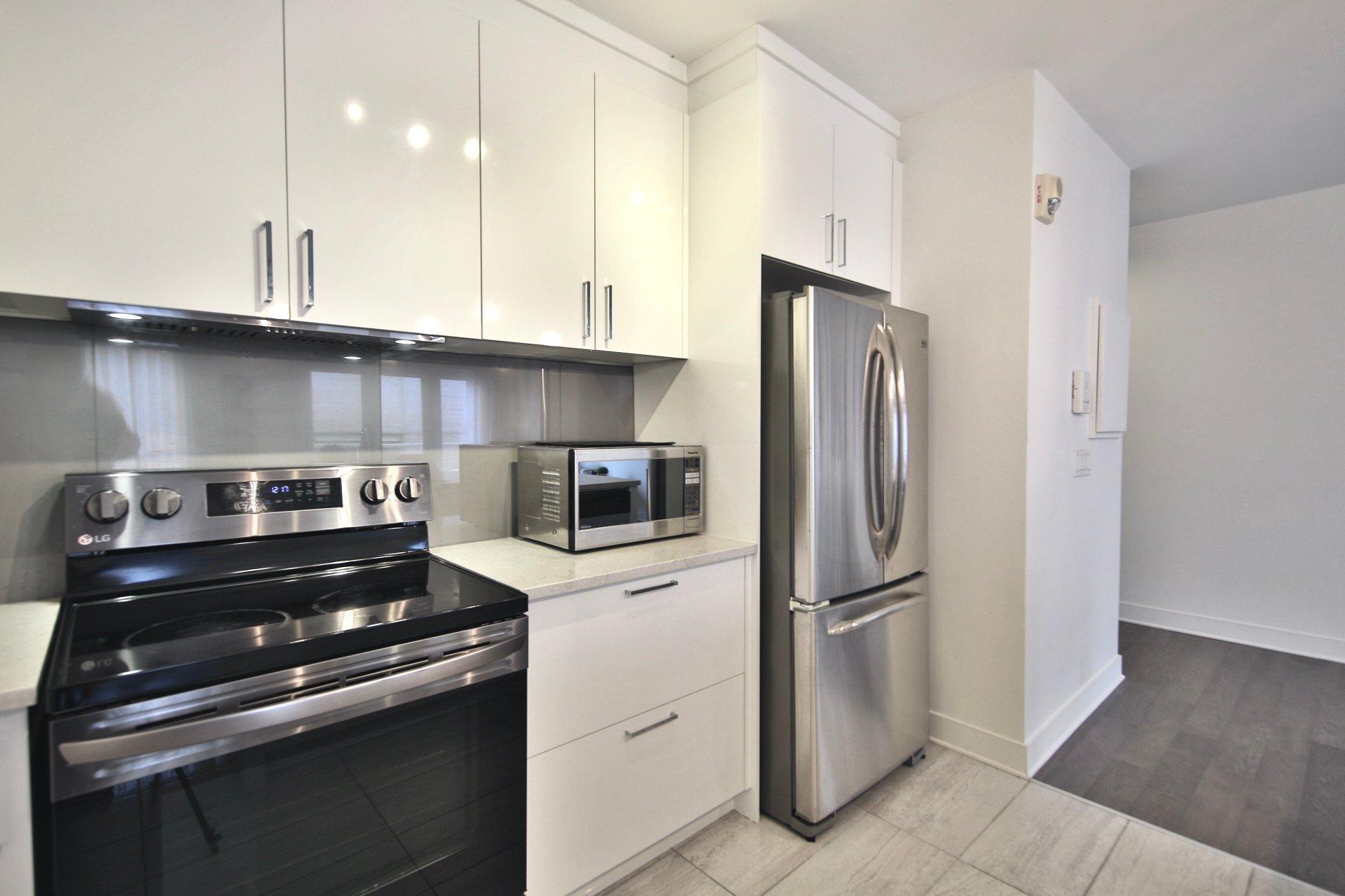 









855


Ch. Tiffin

, 401,
Longueuil (Le Vieux-Longueuil),




QC
J4P3G6

