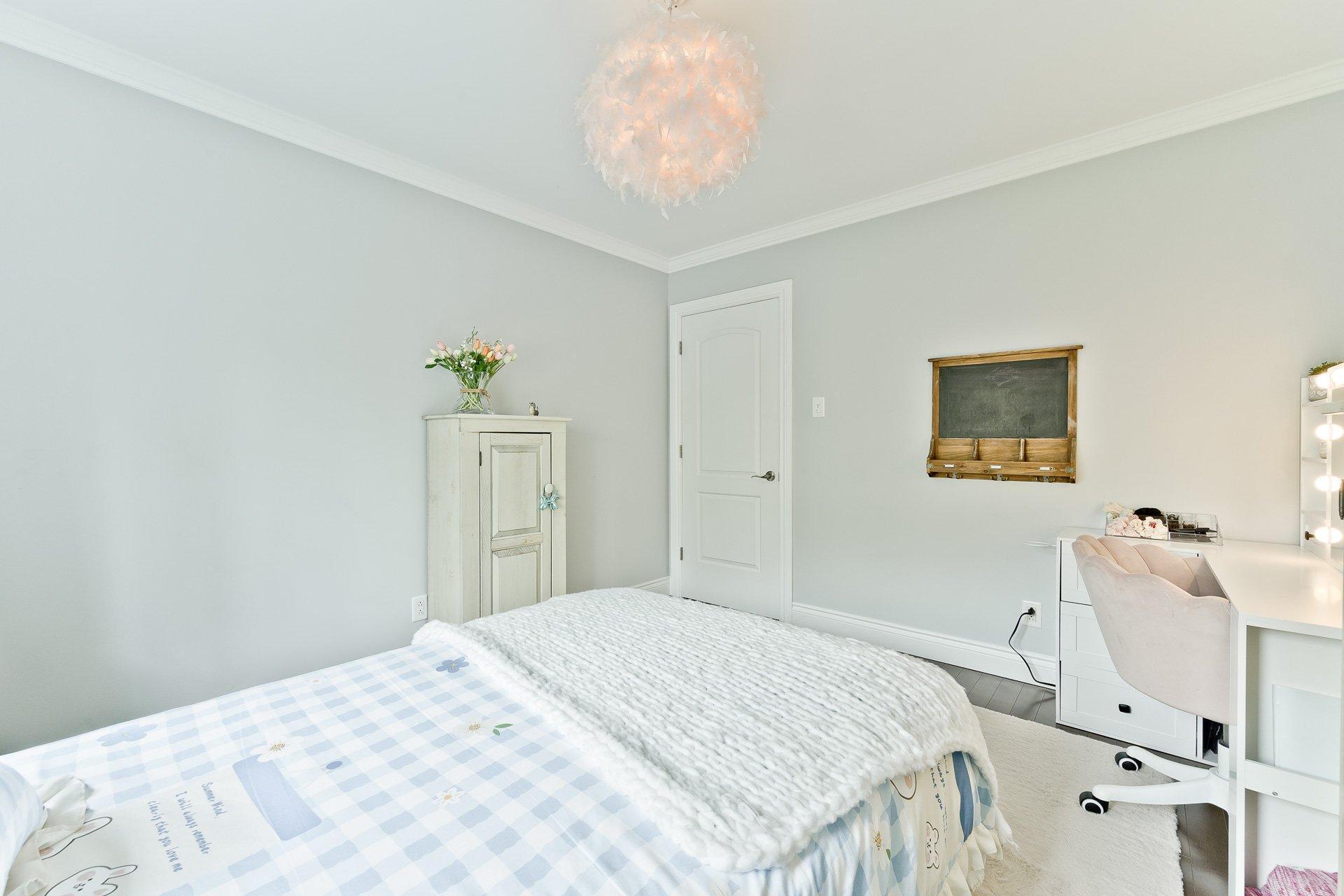 









3324


Rue Générations

,
Sherbrooke (Brompton/Rock Forest/Saint-Élie/Deauville),




QC
J1N0P9

