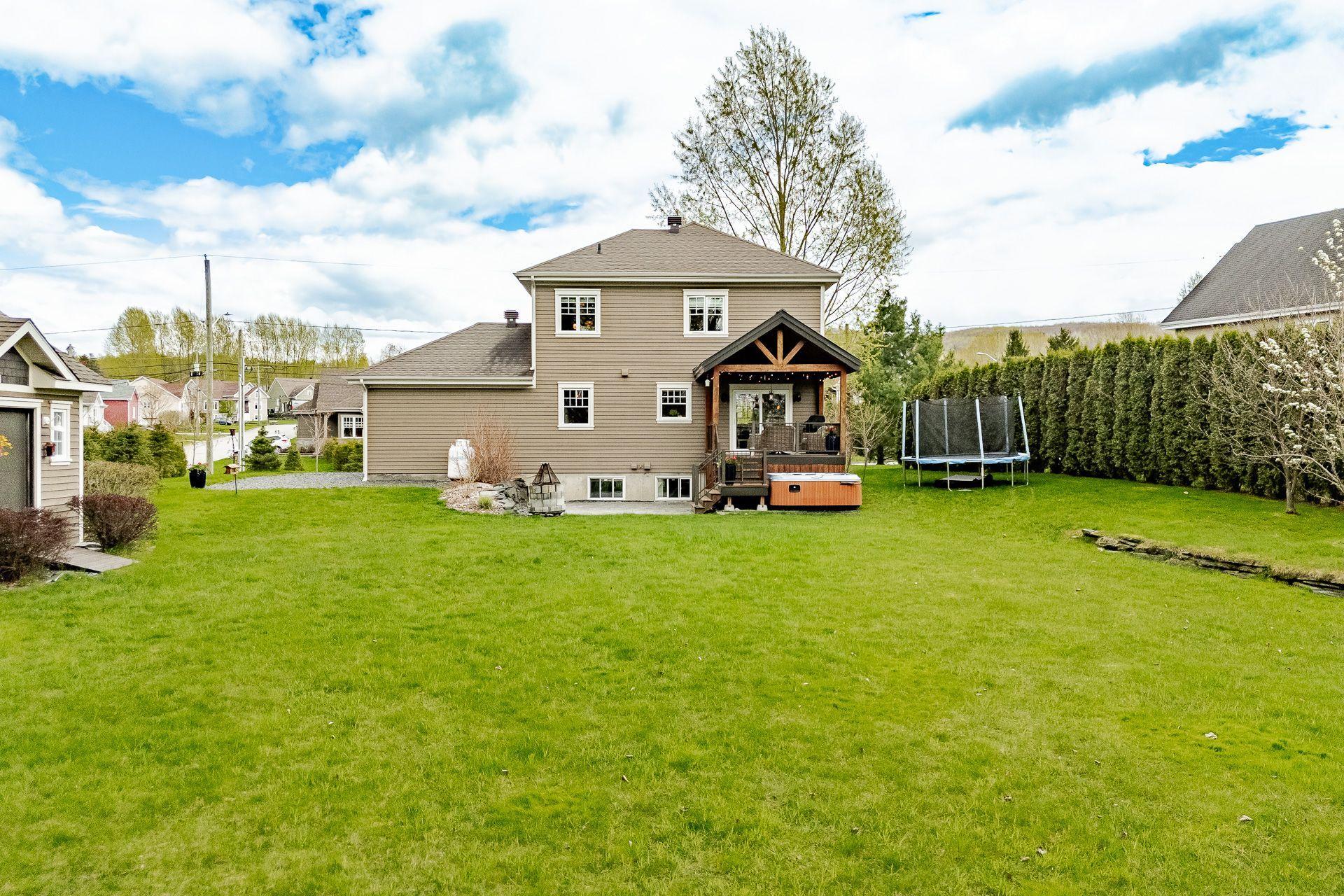 









3324


Rue Générations

,
Sherbrooke (Brompton/Rock Forest/Saint-Élie/Deauville),




QC
J1N0P9

