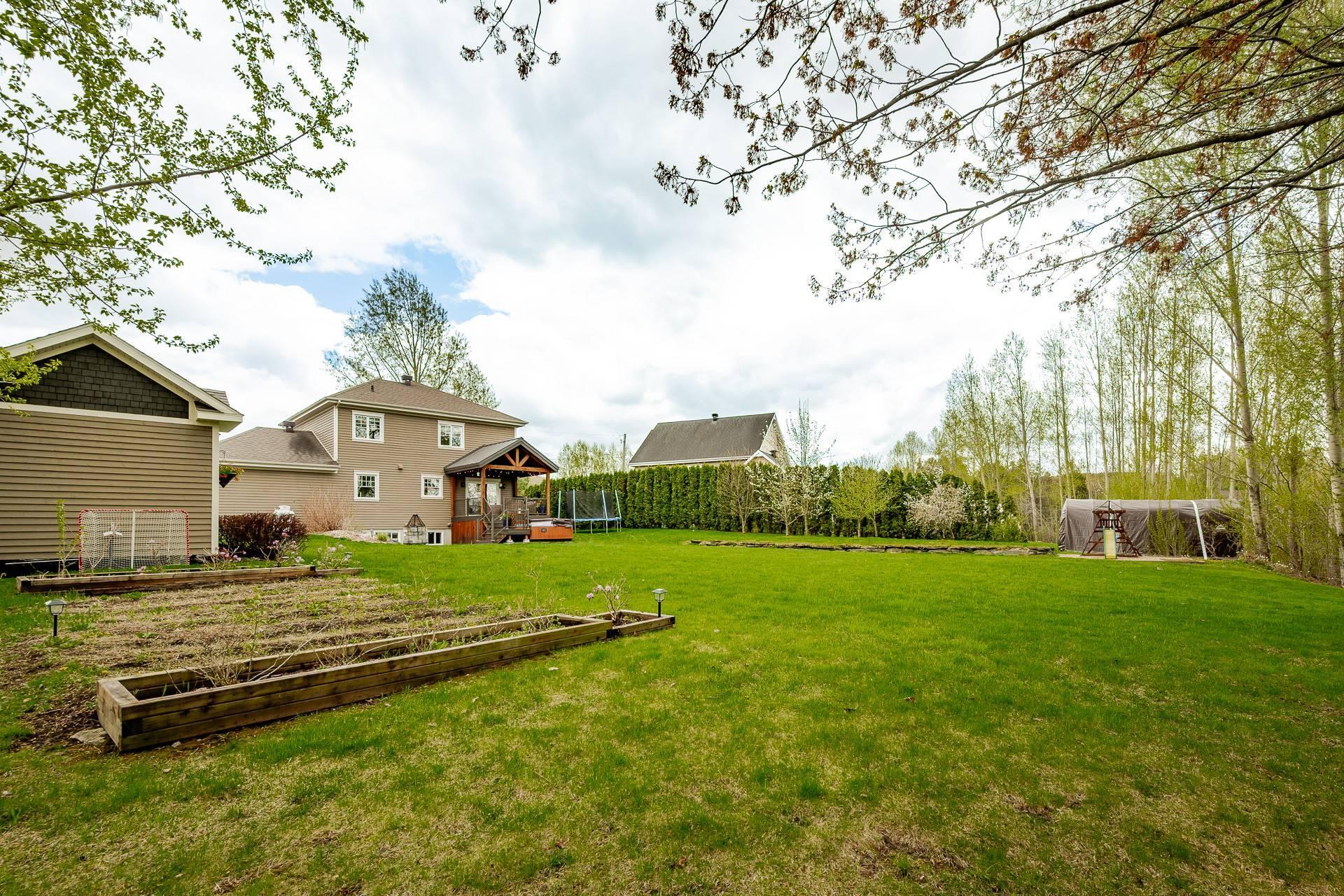 









3324


Rue Générations

,
Sherbrooke (Brompton/Rock Forest/Saint-Élie/Deauville),




QC
J1N0P9

