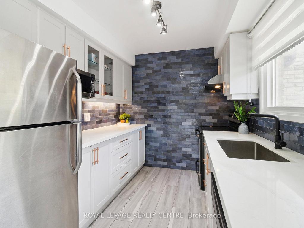 









915


Inverhouse

Drive, 69,
Mississauga,




ON
L5J 4B2

