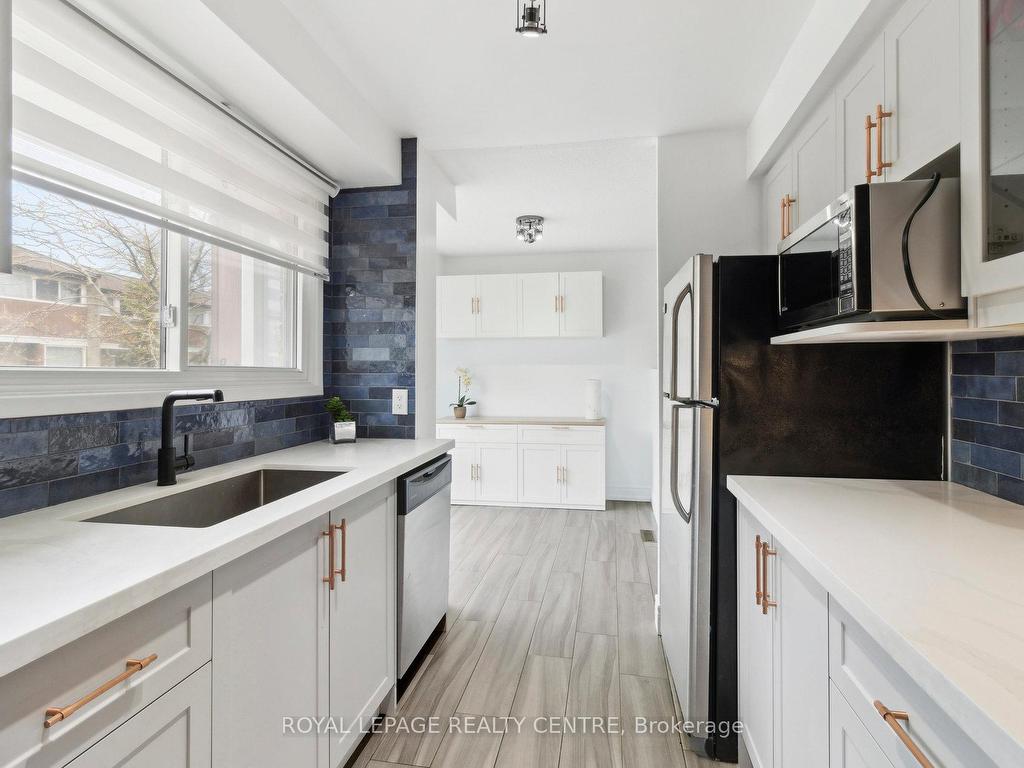 









915


Inverhouse

Drive, 69,
Mississauga,




ON
L5J 4B2

