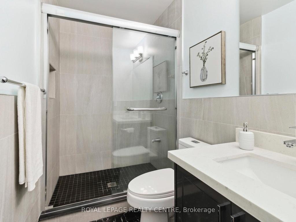 









915


Inverhouse

Drive, 69,
Mississauga,




ON
L5J 4B2

