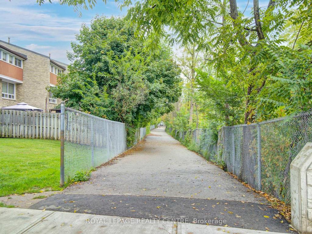 









915


Inverhouse

Drive, 69,
Mississauga,




ON
L5J 4B2

