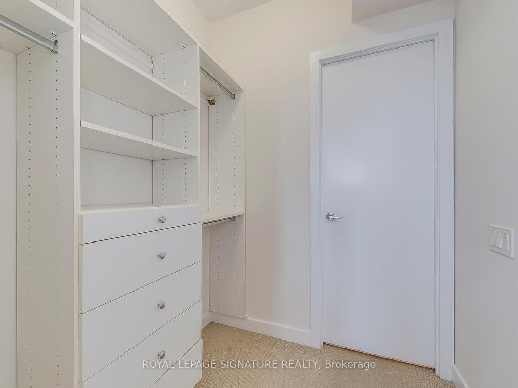 









33


Charles

Street East, 2009,
Toronto,




ON
M4Y 1R9

