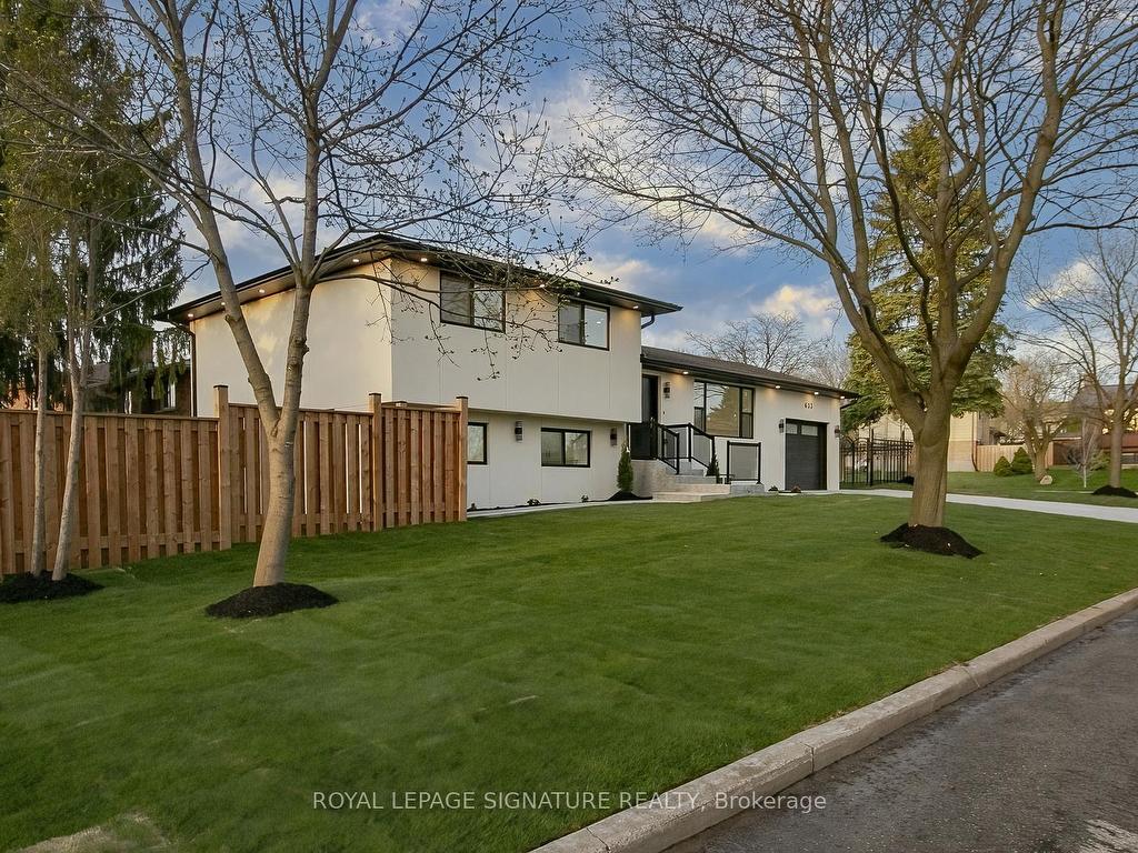 









633


Green Meadow

Crescent North,
Waterloo,




ON
N2V 1E1

