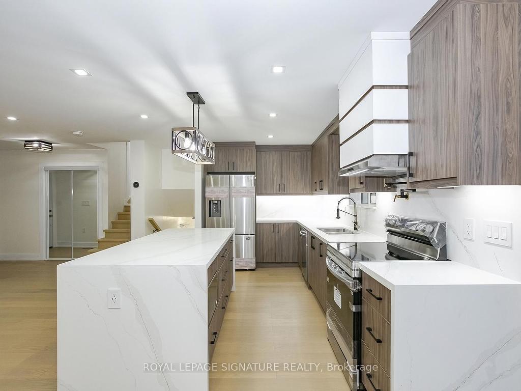 









633


Green Meadow

Crescent North,
Waterloo,




ON
N2V 1E1

