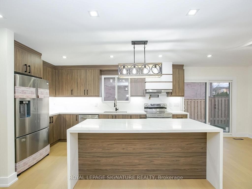 









633


Green Meadow

Crescent North,
Waterloo,




ON
N2V 1E1

