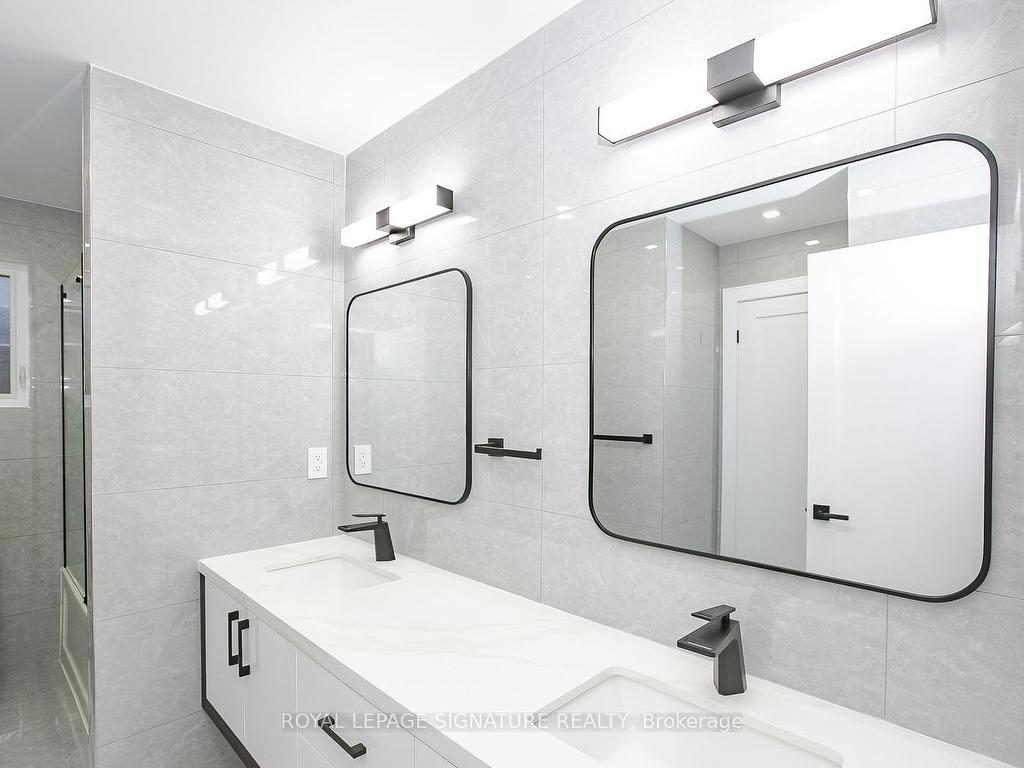 









633


Green Meadow

Crescent North,
Waterloo,




ON
N2V 1E1

