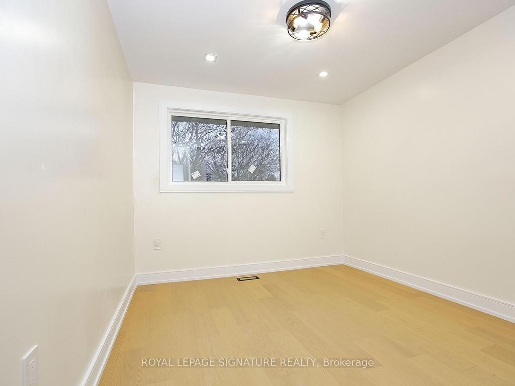 









633


Green Meadow

Crescent North,
Waterloo,




ON
N2V 1E1


