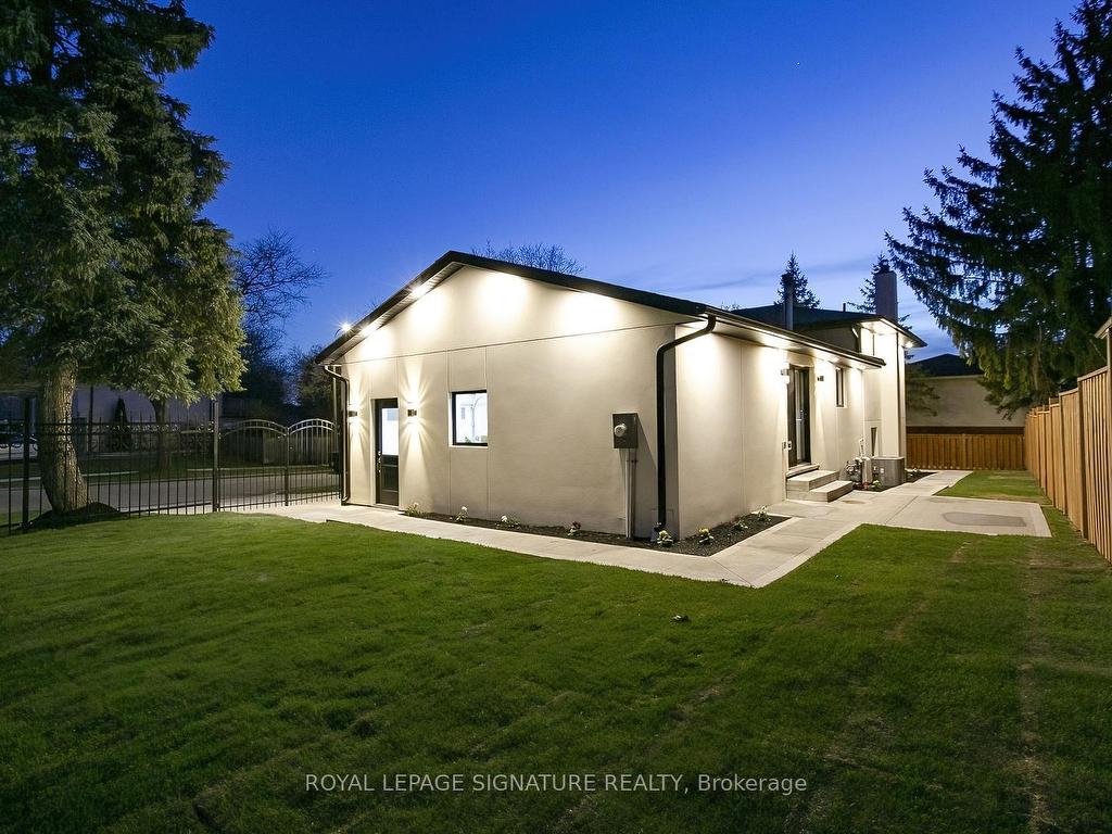 









633


Green Meadow

Crescent North,
Waterloo,




ON
N2V 1E1

