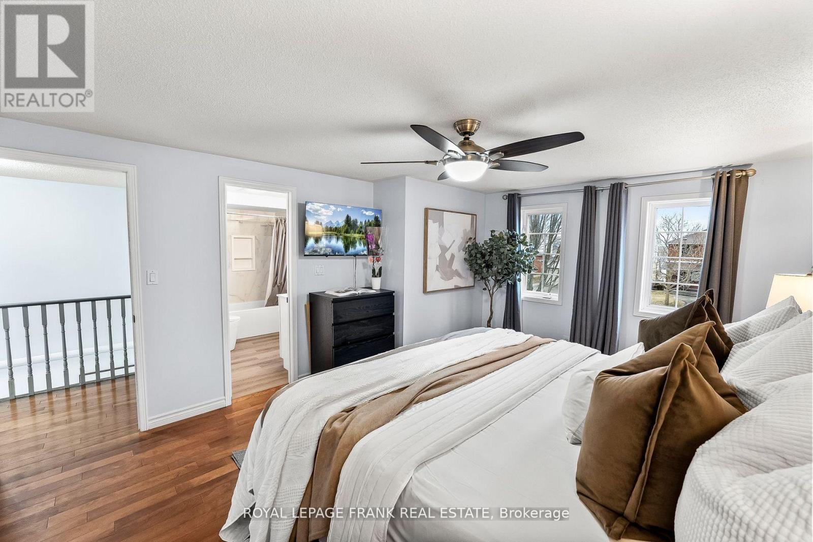 












26 RICKABY STREET

,
Clarington (Bowmanville),




Ontario
L1C4X6

