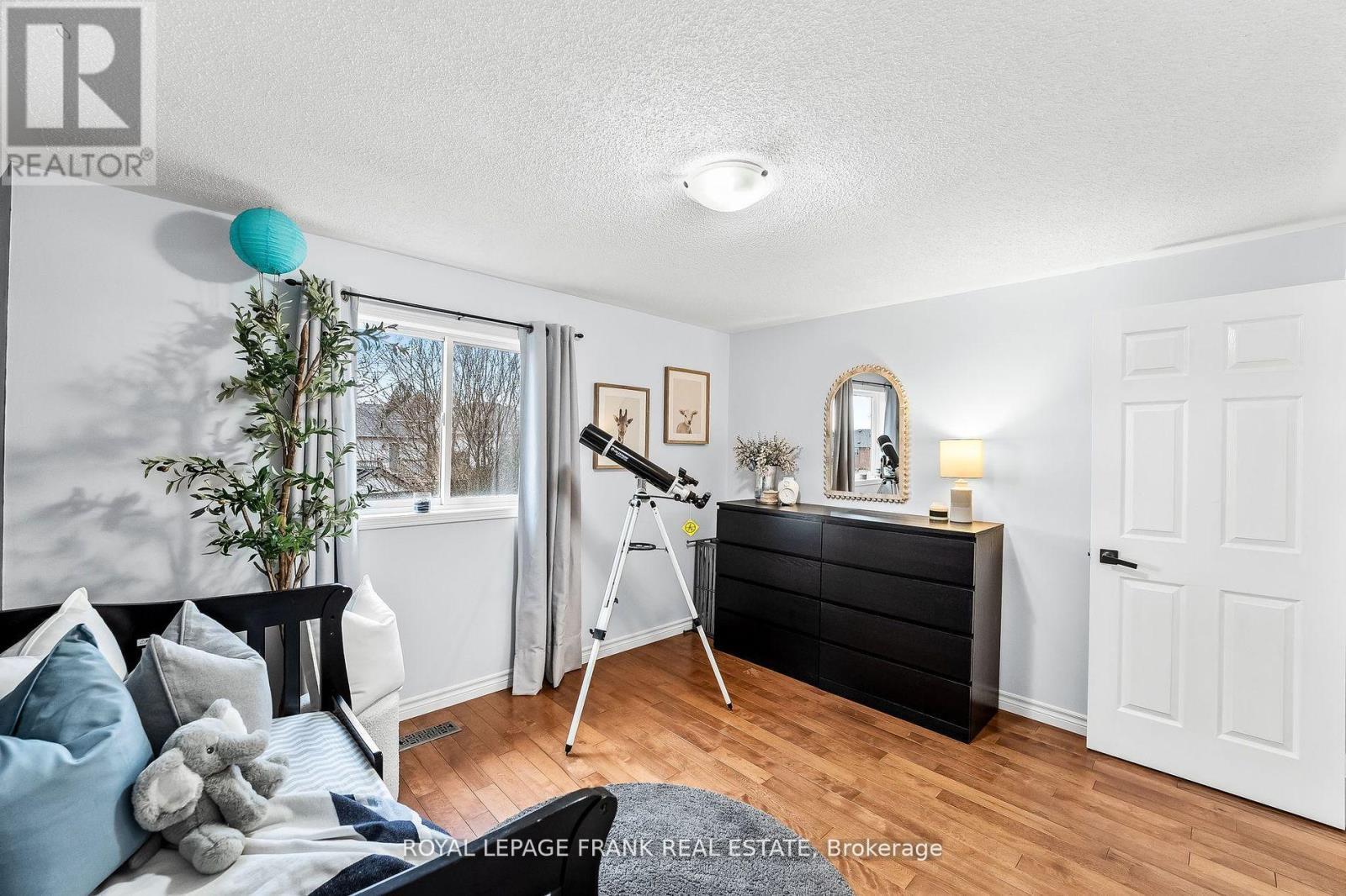 












26 RICKABY STREET

,
Clarington (Bowmanville),




Ontario
L1C4X6

