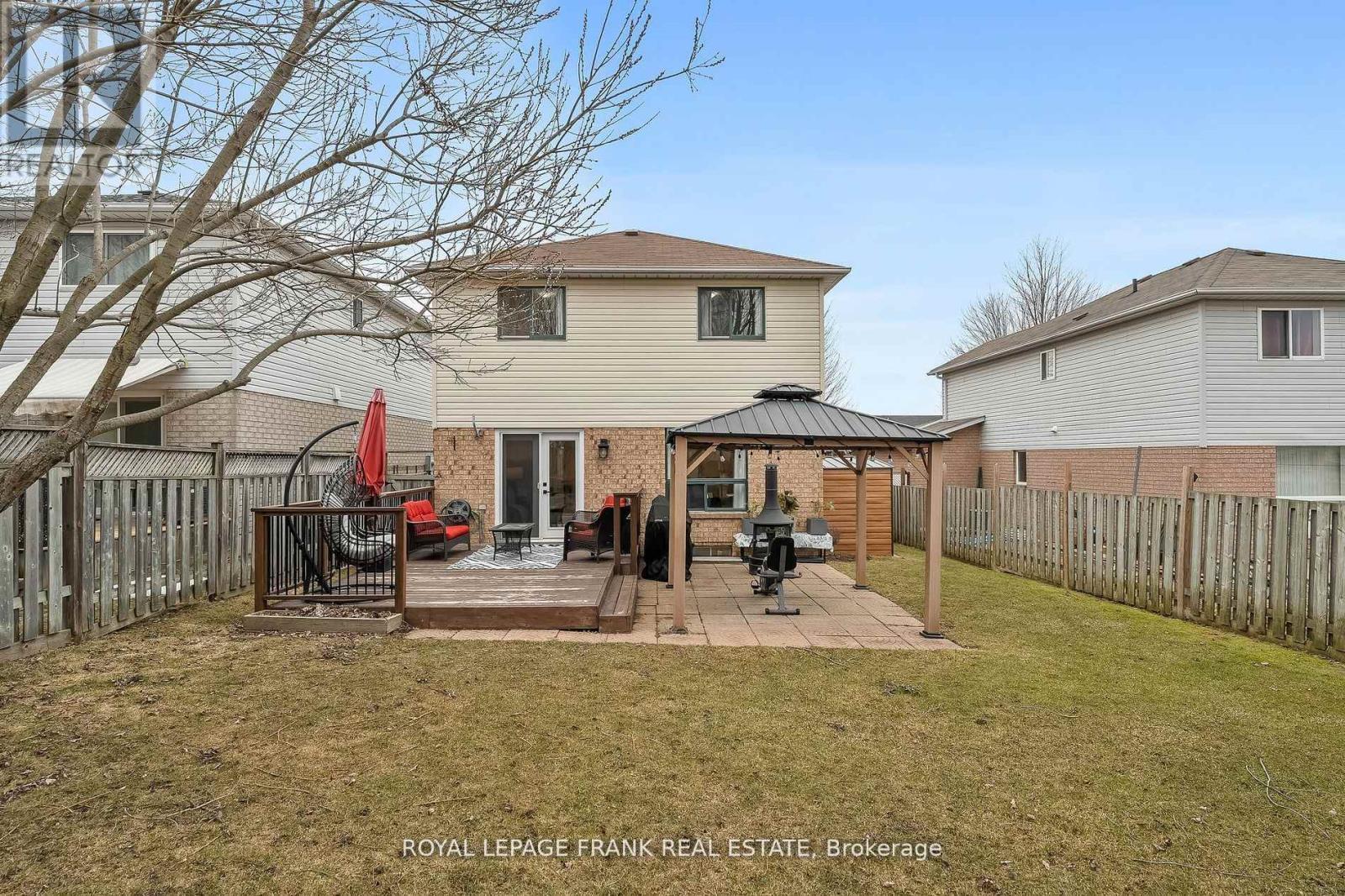 












26 RICKABY STREET

,
Clarington (Bowmanville),




Ontario
L1C4X6


