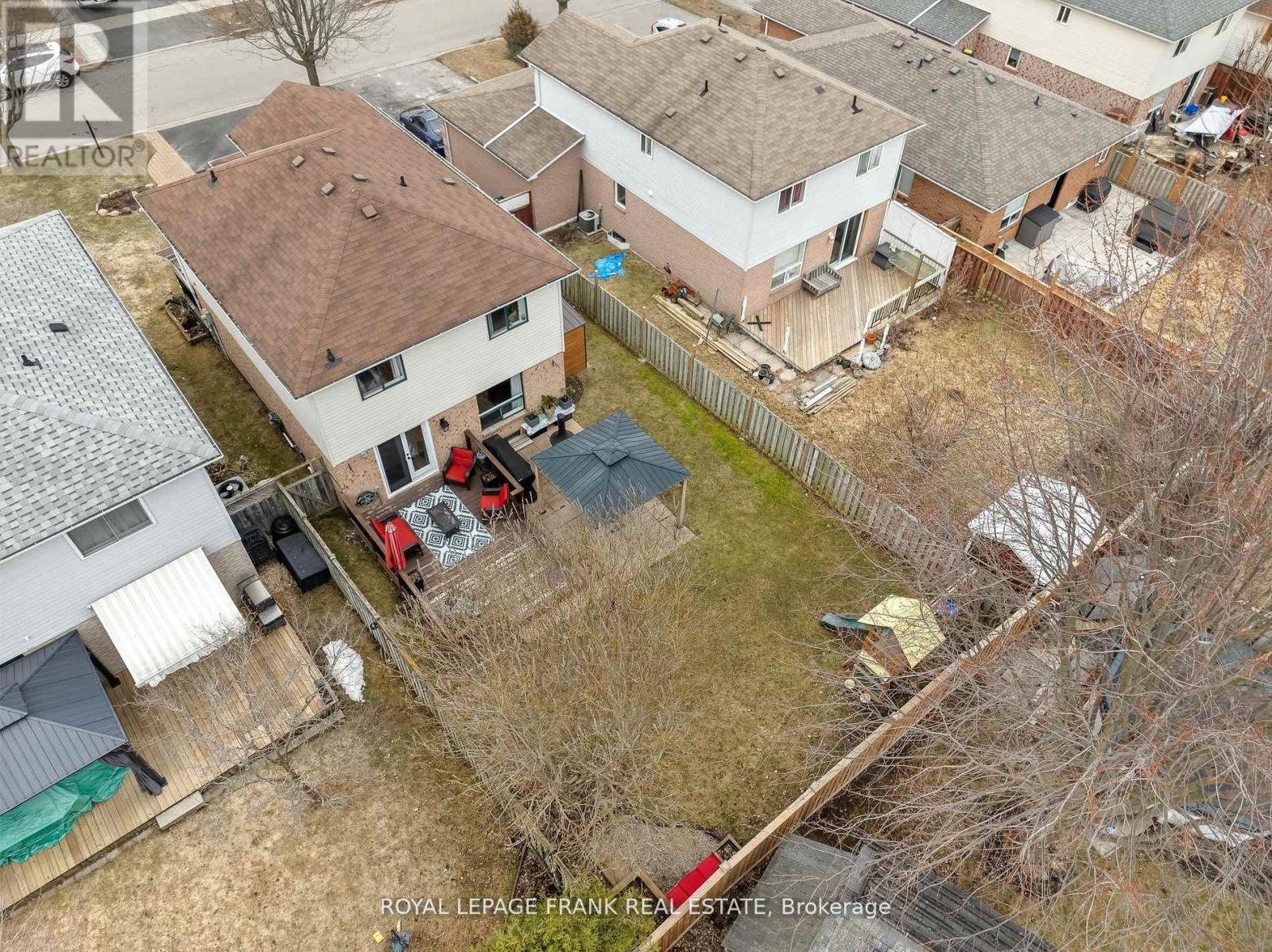 












26 RICKABY STREET

,
Clarington (Bowmanville),




Ontario
L1C4X6

