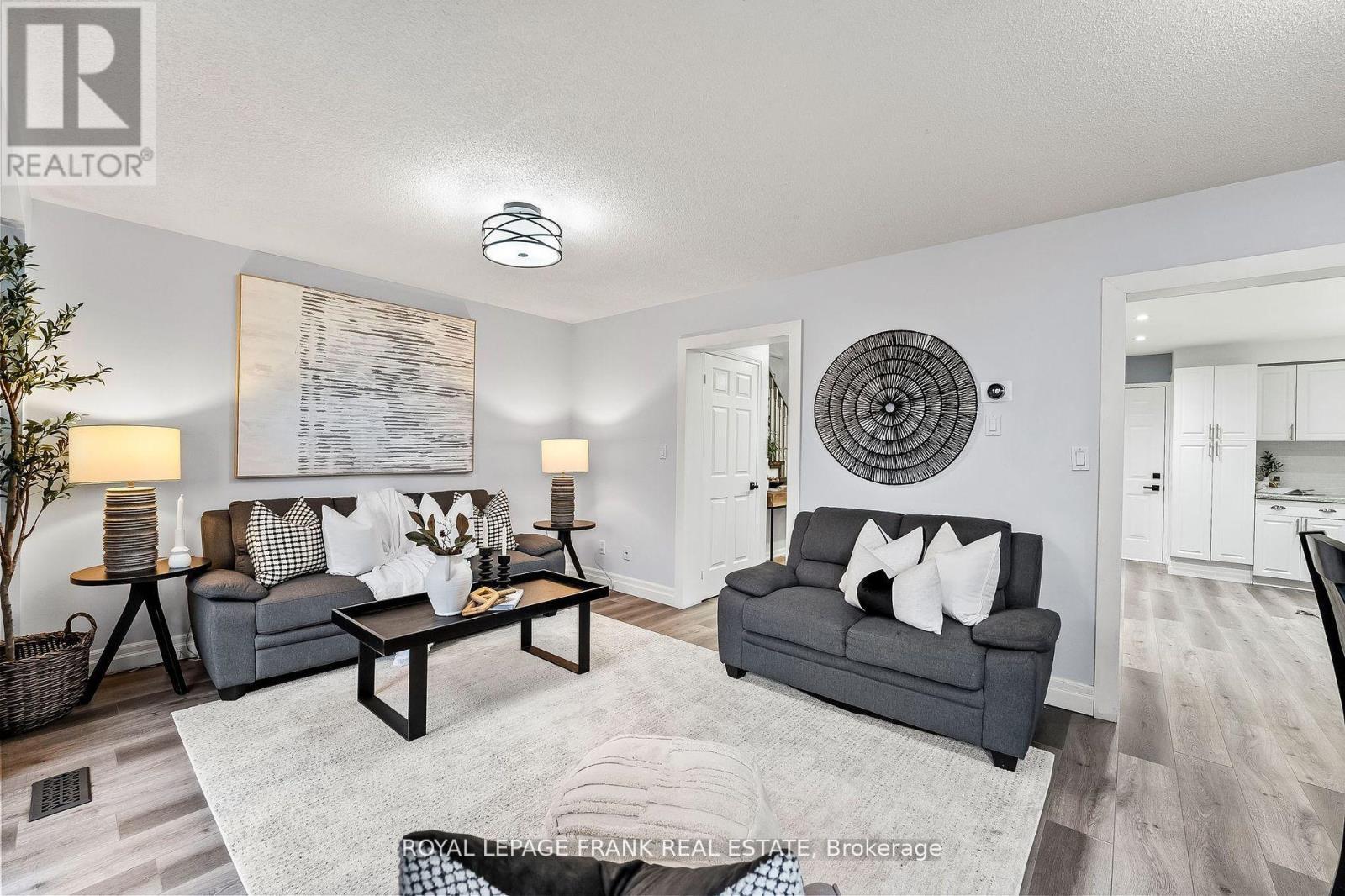 












26 RICKABY STREET

,
Clarington (Bowmanville),




Ontario
L1C4X6

