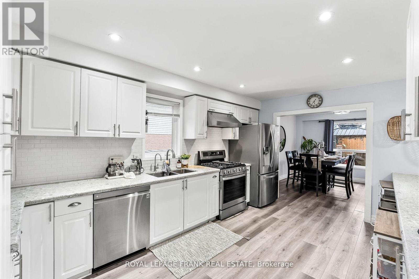












26 RICKABY STREET

,
Clarington (Bowmanville),




Ontario
L1C4X6

