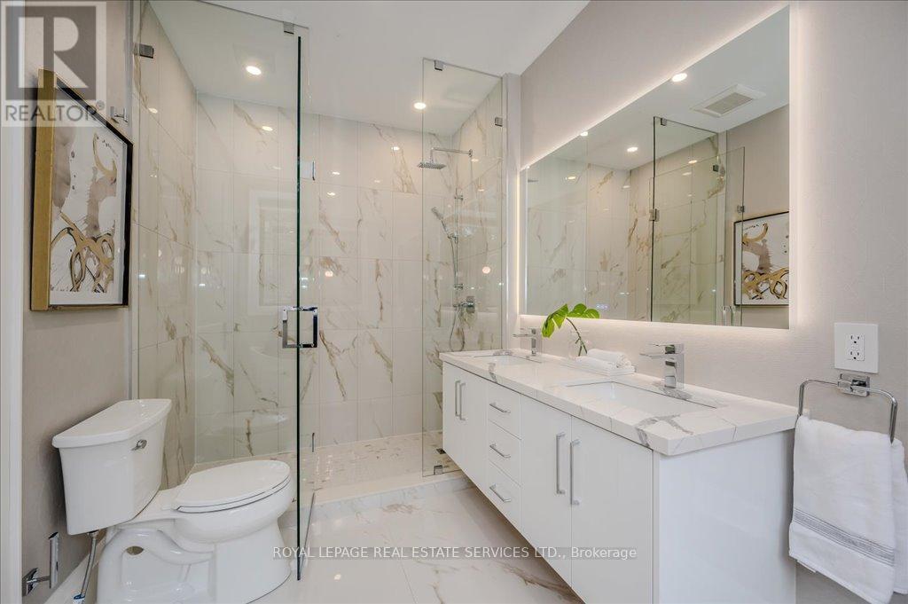 












78 SOUTH KINGSWAY

,
Toronto,




Ontario
M6S3T3

