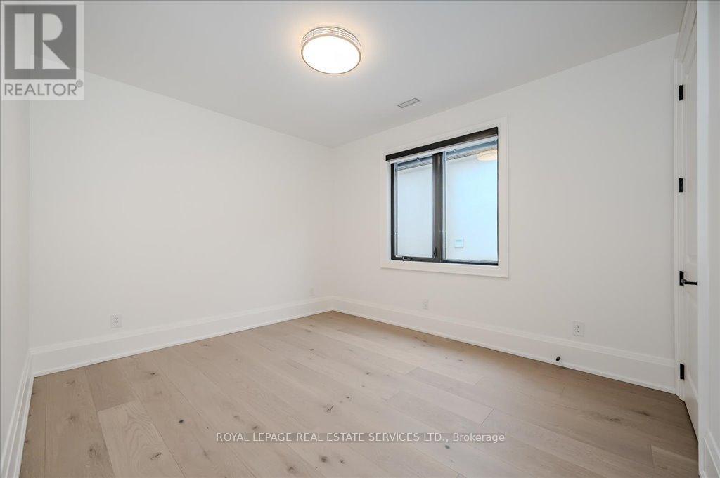 












78 SOUTH KINGSWAY

,
Toronto,




Ontario
M6S3T3

