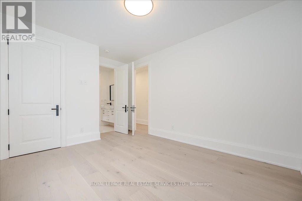 












78 SOUTH KINGSWAY

,
Toronto,




Ontario
M6S3T3

