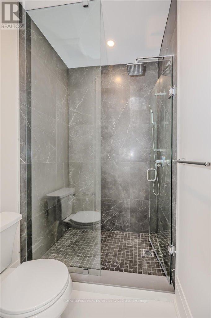 












78 SOUTH KINGSWAY

,
Toronto,




Ontario
M6S3T3

