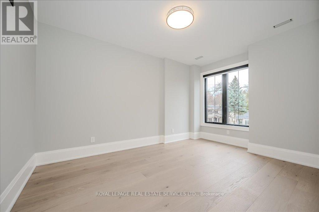 












78 SOUTH KINGSWAY

,
Toronto,




Ontario
M6S3T3

