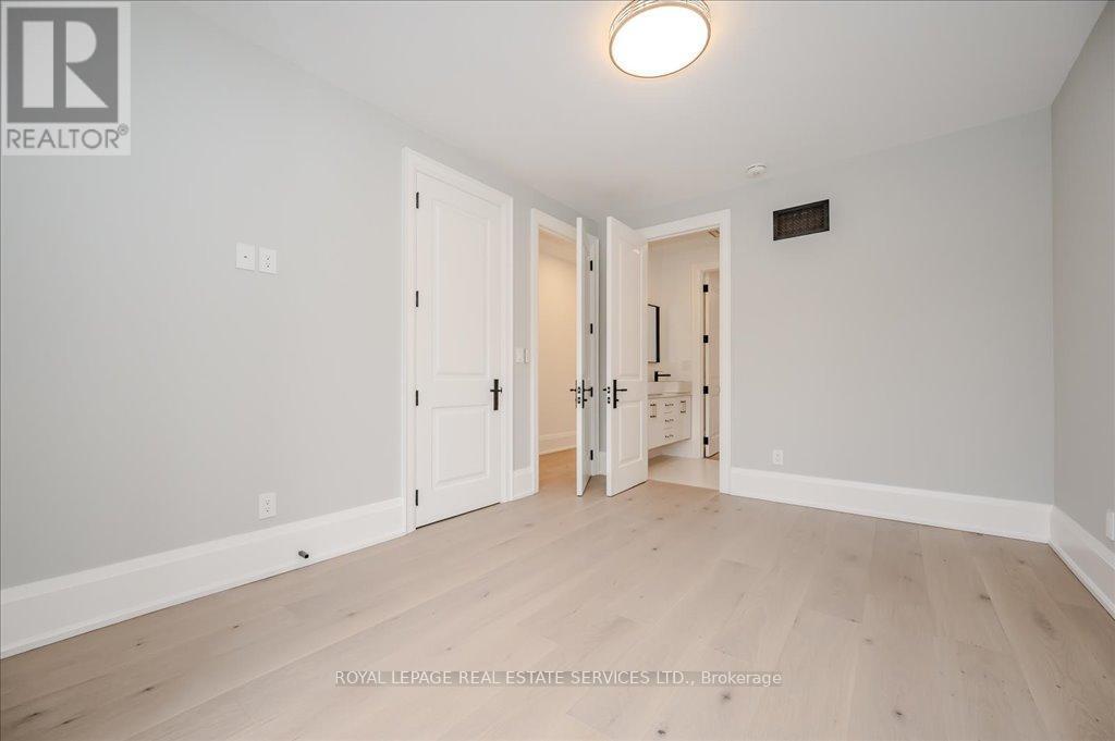 












78 SOUTH KINGSWAY

,
Toronto,




Ontario
M6S3T3

