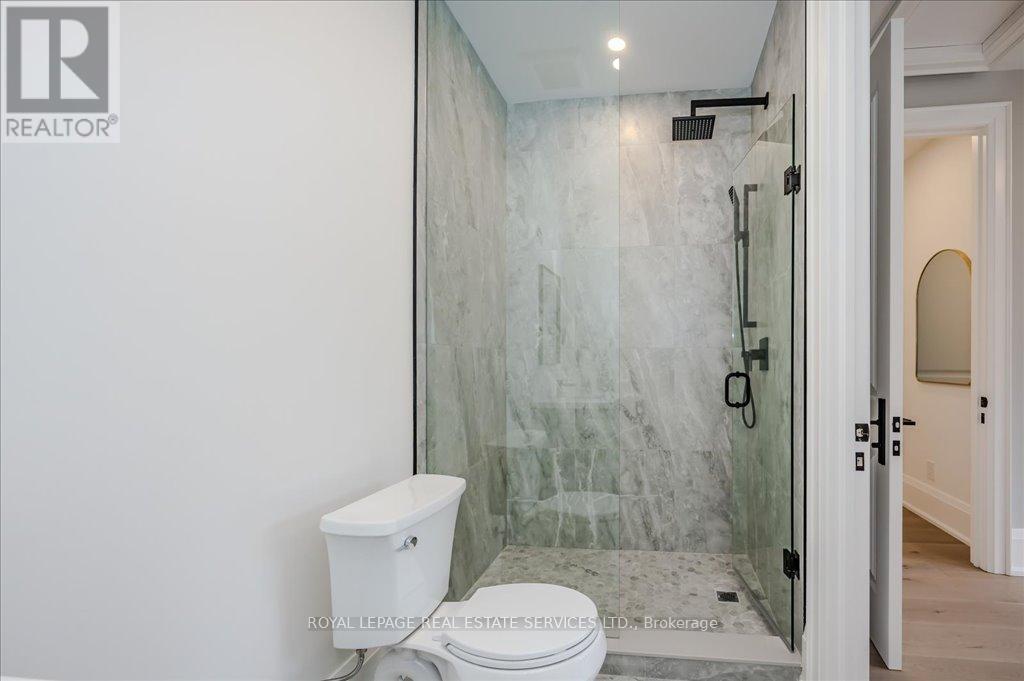 












78 SOUTH KINGSWAY

,
Toronto,




Ontario
M6S3T3

