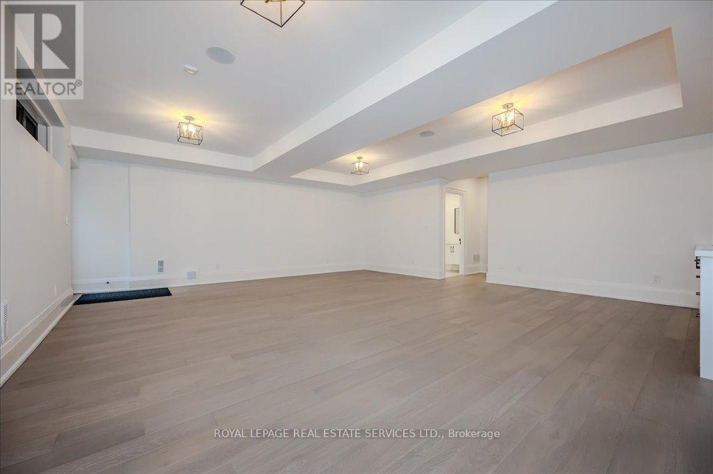












78 SOUTH KINGSWAY

,
Toronto,




Ontario
M6S3T3

