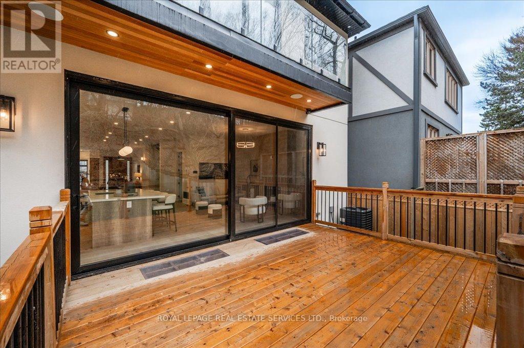 












78 SOUTH KINGSWAY

,
Toronto,




Ontario
M6S3T3

