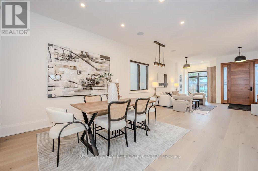 












78 SOUTH KINGSWAY

,
Toronto,




Ontario
M6S3T3


