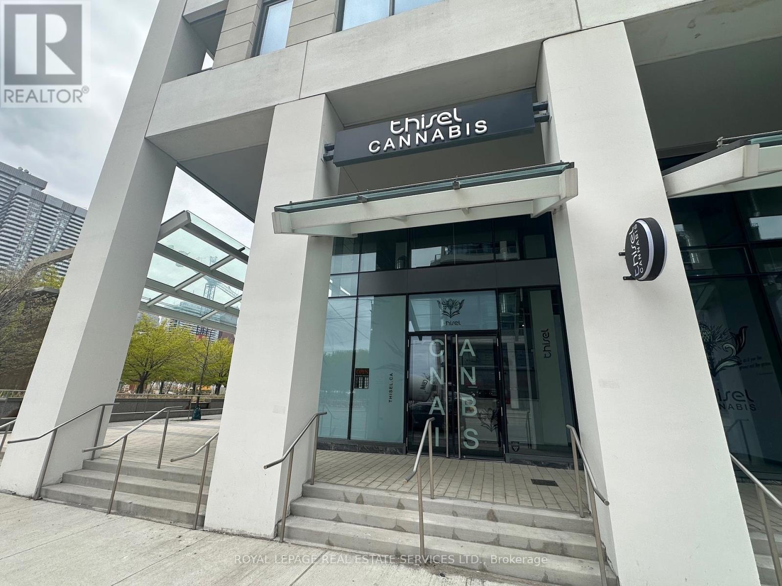 












5 - 192 QUEENS QUAY E

,
Toronto,




Ontario
M5A0C8

