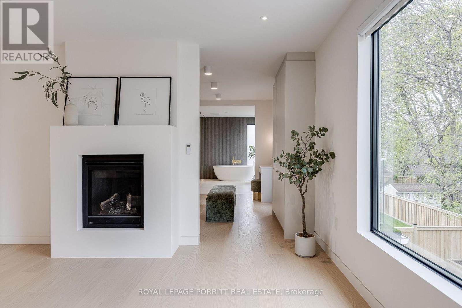 












22 DELMA DRIVE

,
Toronto,




Ontario
M8W4N4

