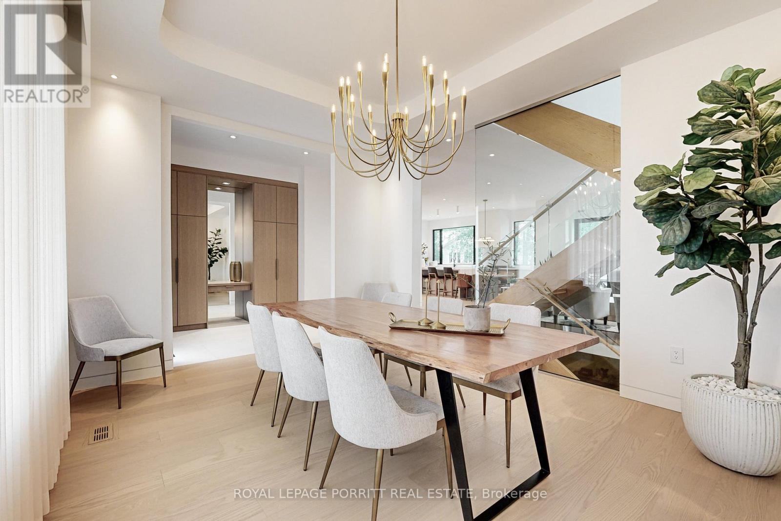 












22 DELMA DRIVE

,
Toronto,




Ontario
M8W4N4

