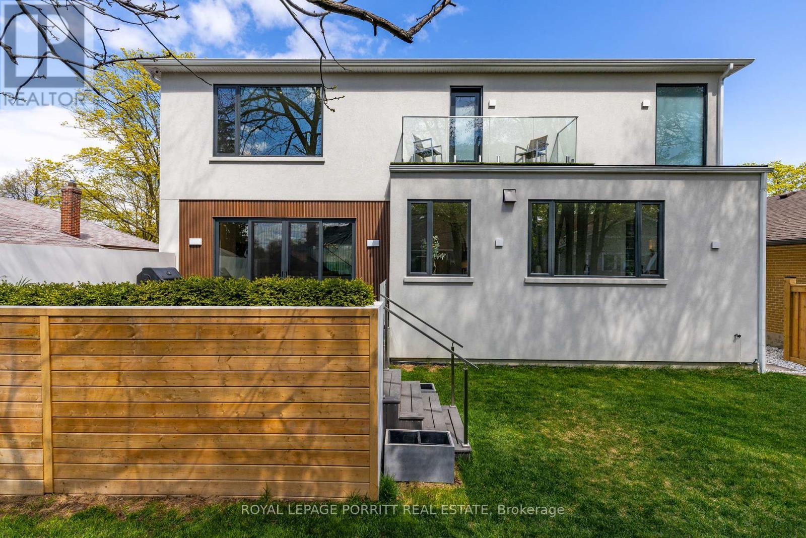 












22 DELMA DRIVE

,
Toronto,




Ontario
M8W4N4

