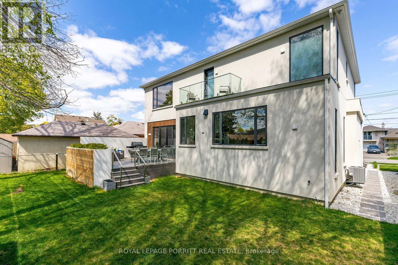 












22 DELMA DRIVE

,
Toronto,




Ontario
M8W4N4

