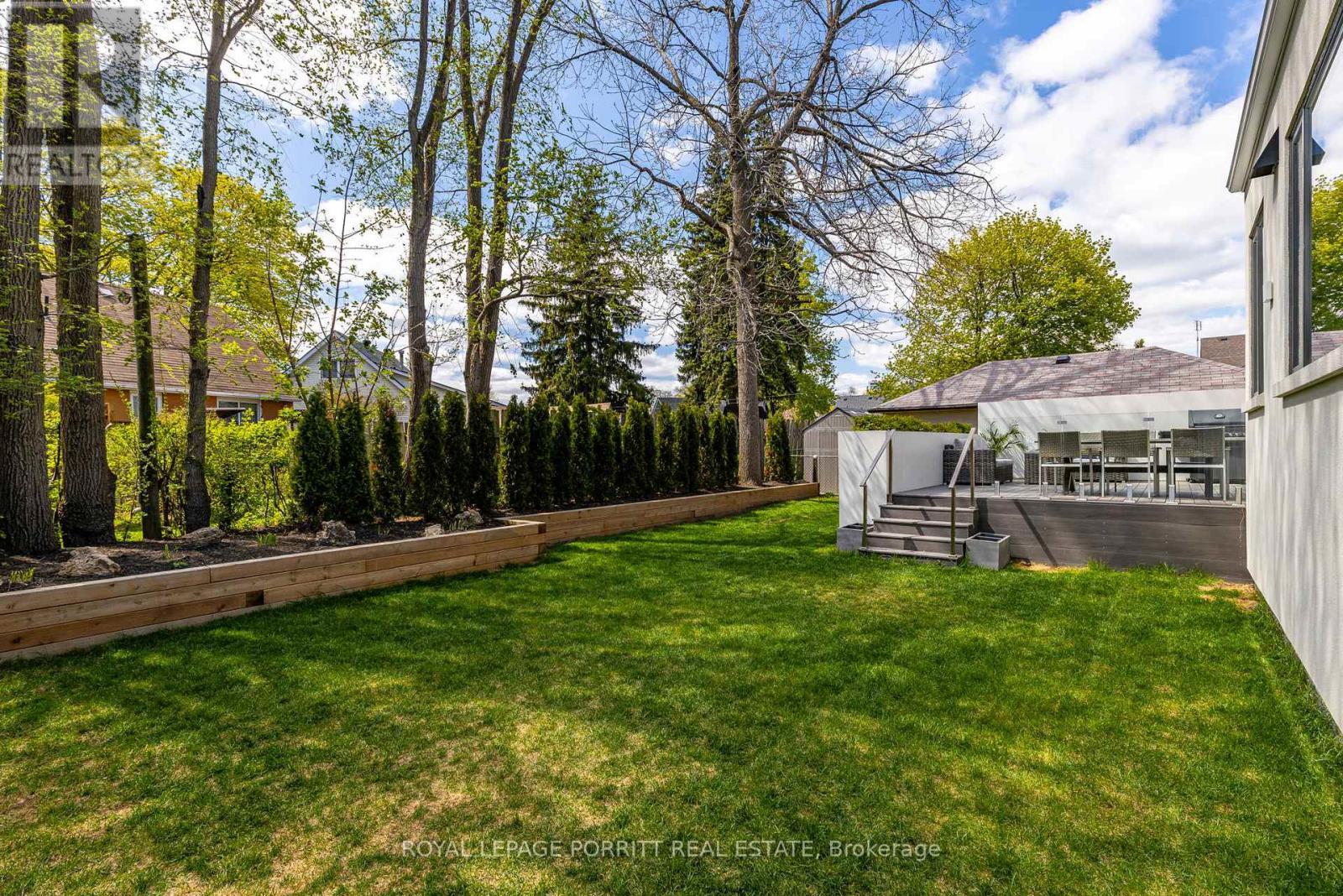 












22 DELMA DRIVE

,
Toronto,




Ontario
M8W4N4

