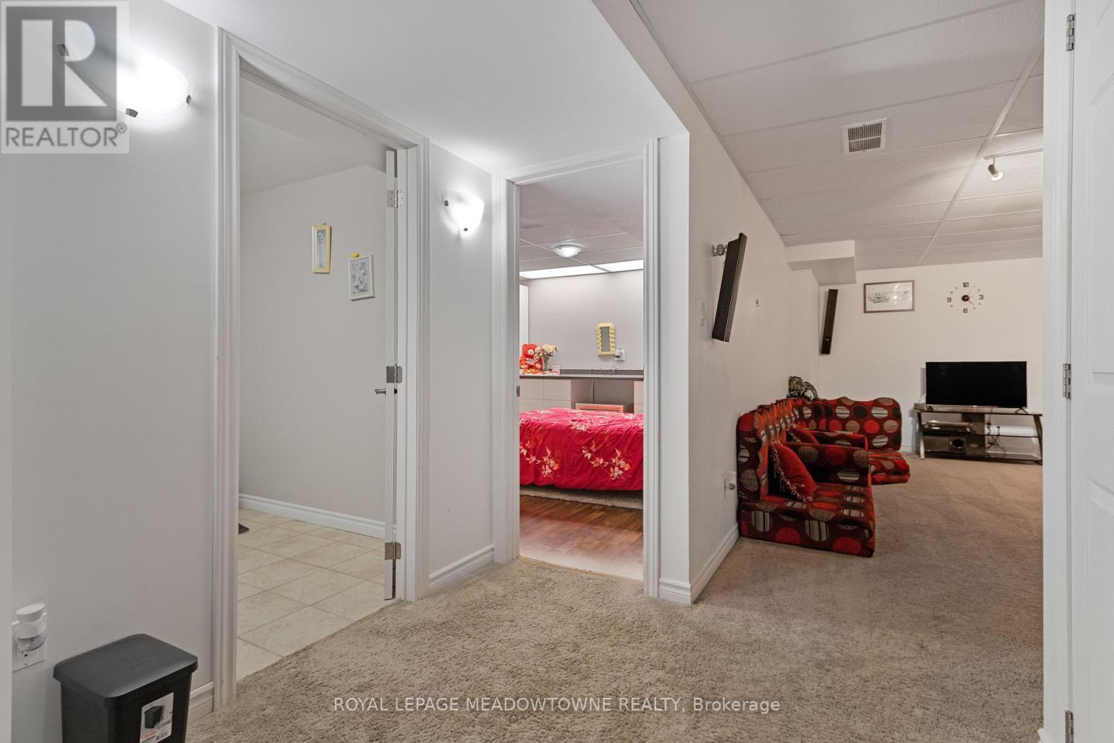 












1162 SMITHER ROAD

,
London North,




Ontario
N6G5R8

