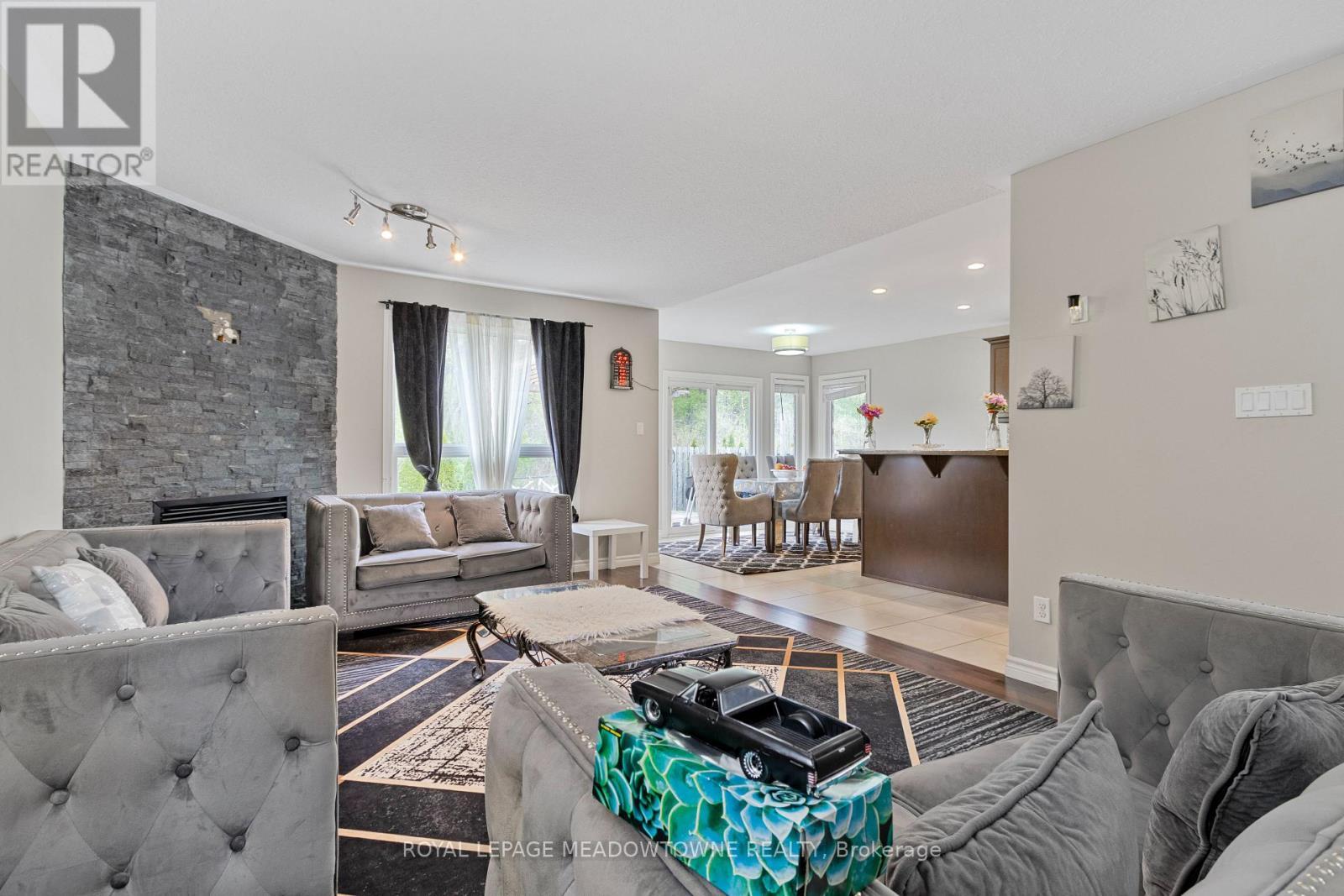 












1162 SMITHER ROAD

,
London North,




Ontario
N6G5R8

