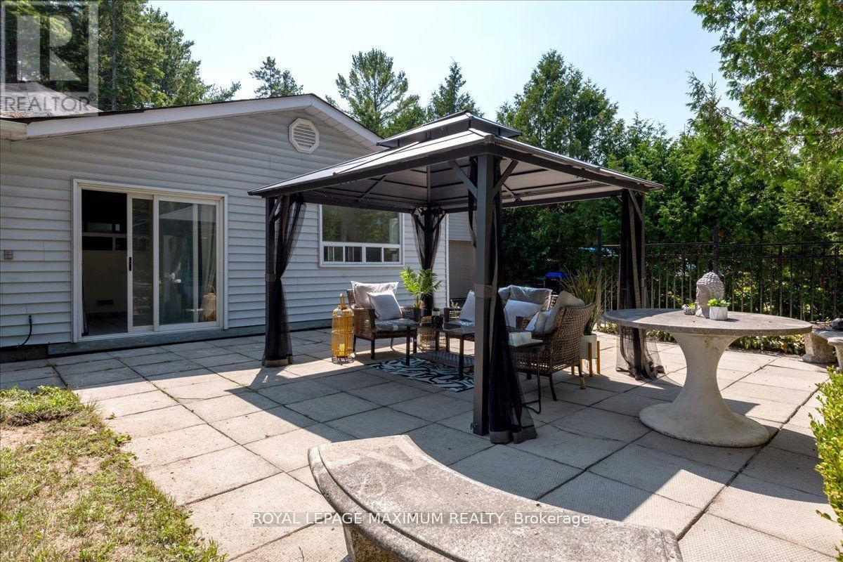 












749 RIVER ROAD E

,
Wasaga Beach,




Ontario
L9Z2M4


