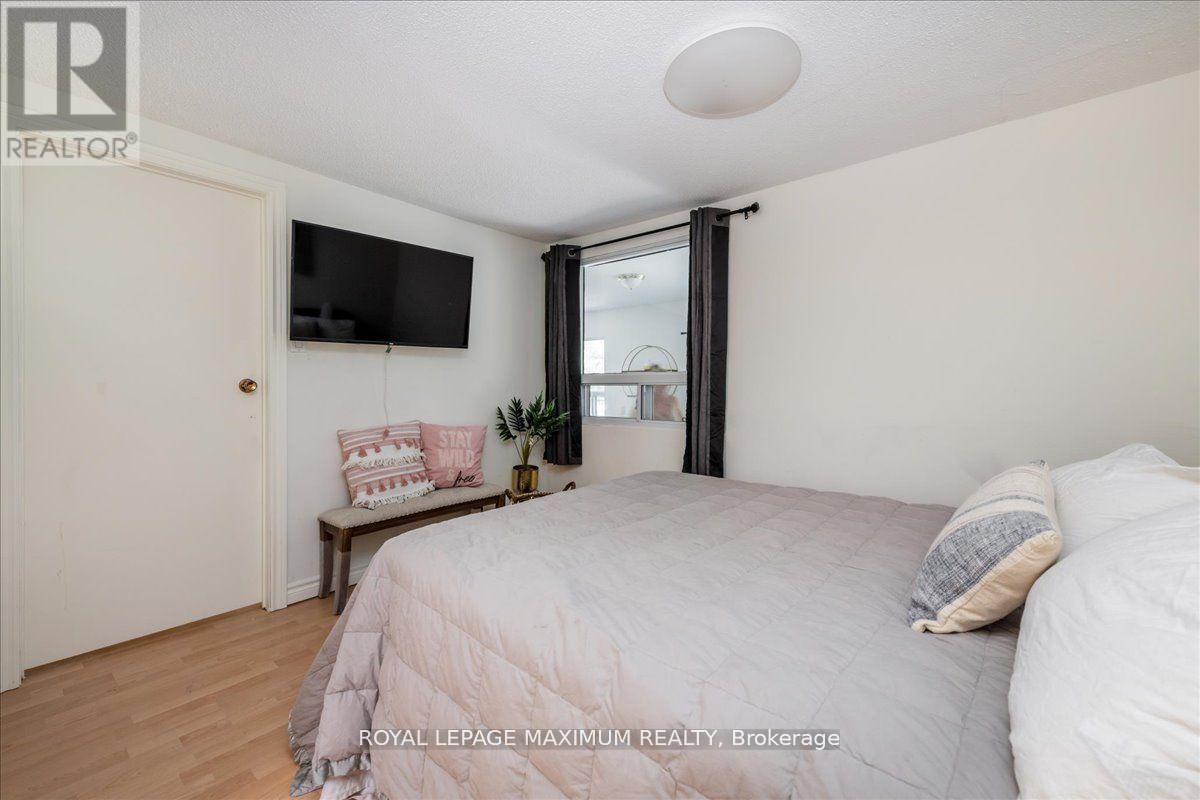 












749 RIVER ROAD E

,
Wasaga Beach,




Ontario
L9Z2M4

