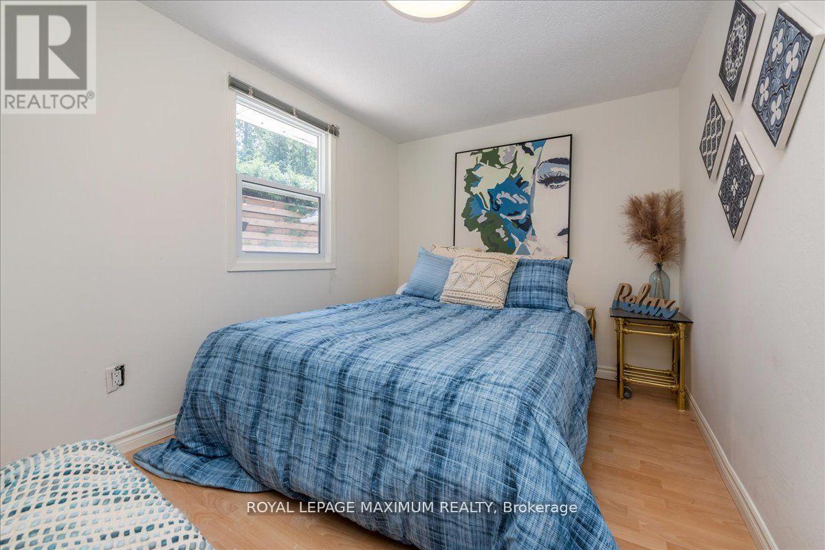 












749 RIVER ROAD E

,
Wasaga Beach,




Ontario
L9Z2M4

