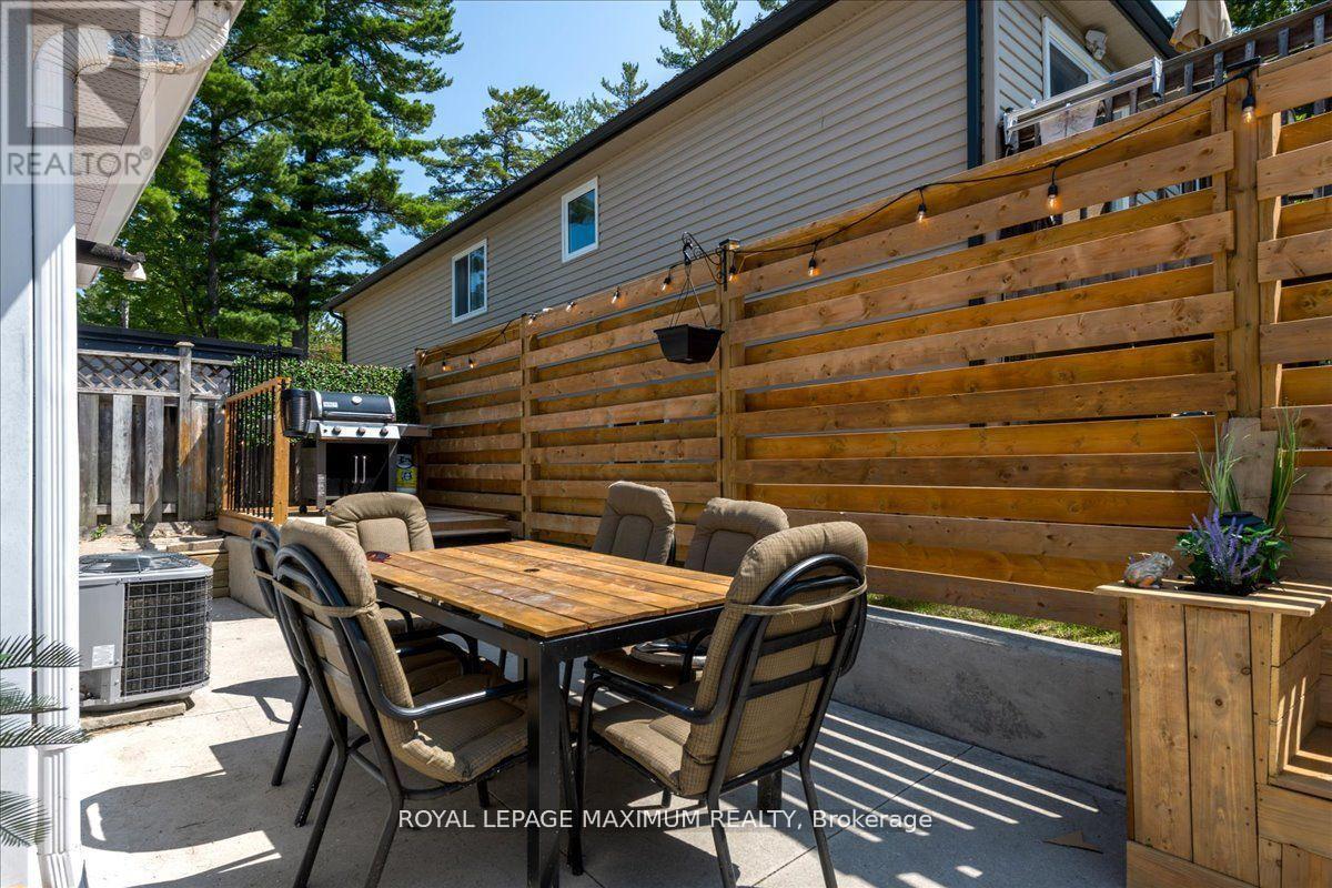 












749 RIVER ROAD E

,
Wasaga Beach,




Ontario
L9Z2M4

